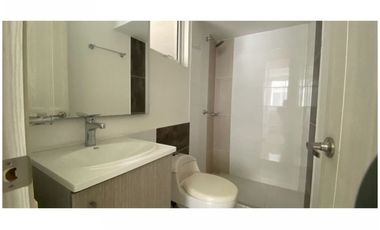 Moderno Apartamento en Zona Residencial con Vista a las Montañas