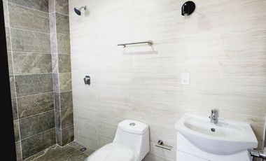Casa en VENTA recamara planta baja, doble altura LOMAS DE LA RIOJA