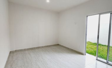 Casa en VENTA recamara planta baja, doble altura LOMAS DE LA RIOJA