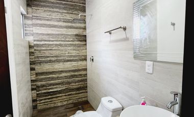 Casa en VENTA recamara planta baja, doble altura LOMAS DE LA RIOJA