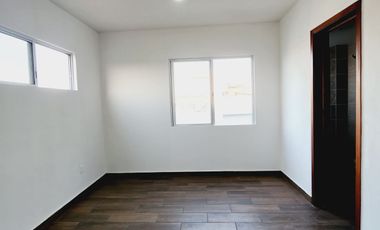 Casa en VENTA recamara planta baja, doble altura LOMAS DE LA RIOJA