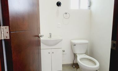 Casa en VENTA recamara planta baja, doble altura LOMAS DE LA RIOJA