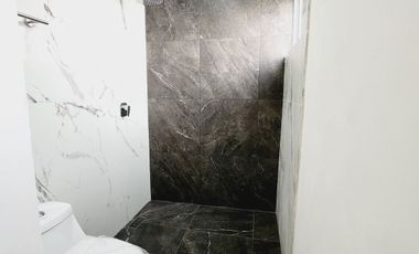 Casa en VENTA recamara planta baja, doble altura LOMAS DE LA RIOJA