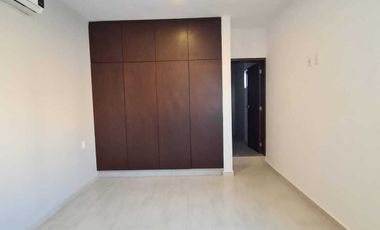 Casa en VENTA con doble altura LOMAS DE LA RIOJA