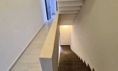 Casa en VENTA con doble altura LOMAS DE LA RIOJA