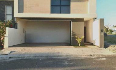 Casa en VENTA con doble altura LOMAS DE LA RIOJA