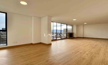 Apartamento en venta de 77m2 con vista exterior