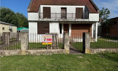 Vendo Casa y Galpón en Caseros, Entre Ríos.