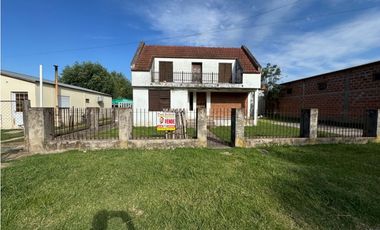 Vendo Casa y Galpón en Caseros, Entre Ríos.