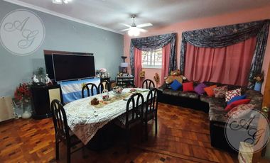 CASA TERRENO PROPIO DE 4 AMB - COCHERA - PATIO - TERRAZA - EXC. ESTADO