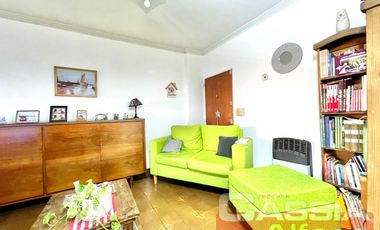 IMPECABLE DEPTO. 3 AMBIENTES EN 8VO PISO AL FRENTE BALCON CORRIDO FRENTE A ESTACION R.ESCALADA