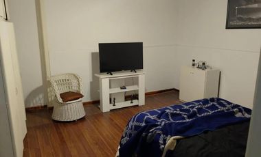 Casa en venta - 3 Dormitorios 1 Baño - Quilmes