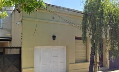 Casa en venta - 3 Dormitorios 1 Baño - Quilmes