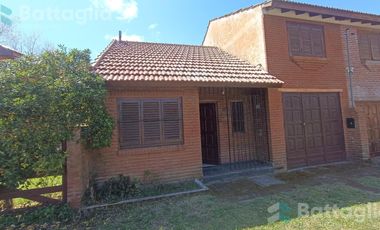 Duplex con parrilla y cochera en Costa Azul