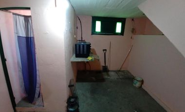 Casa  de 2 plantas, con Local, Galpón y 2 Departamentos en venta en Gregorio De Laferrere