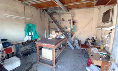 Casa  de 2 plantas, con Local, Galpón y 2 Departamentos en venta en Gregorio De Laferrere