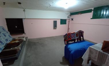 Casa  de 2 plantas, con Local, Galpón y 2 Departamentos en venta en Gregorio De Laferrere