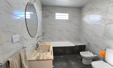 Casa en  VENTA - VENTA - CASA MARIANO ACOSTA