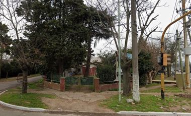 Casa en venta - 3 Dormitorios 1 Baño - 626Mts2 - Sourigues