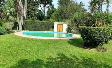 Casa en alquiler - 4 Dormitorios 3 Baños - Cocheras - 1.400Mts2 - Florencio Varela