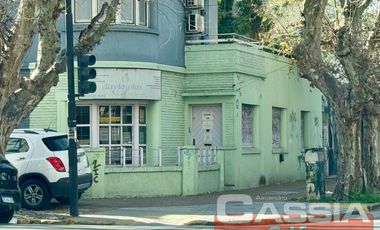 EXCELENTE PH EN PLANTA BAJA 5 AMB. APTO USO PROFESIONAL/COMERCIAL 140M2 APROX.