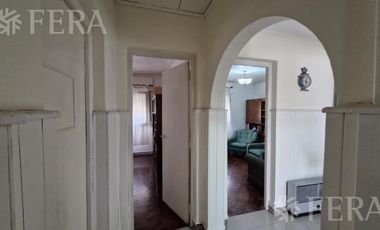 Venta casa 3 ambientes con patio en Sarandi