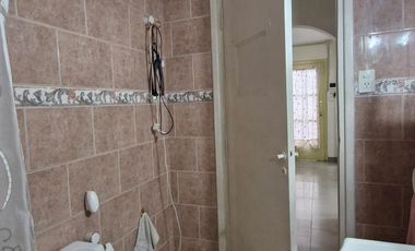 Venta casa 3 ambientes con patio en Sarandi