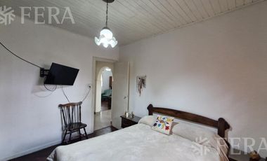 Venta casa 3 ambientes con patio en Sarandi