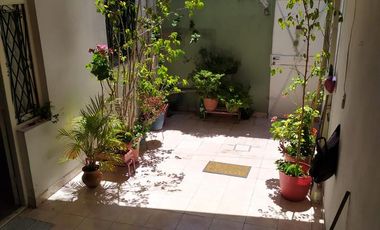 PH dos ambientes, patio y terraza.