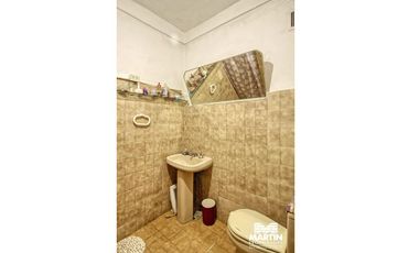 Casa en venta en Martinez A Reciclar 3 ambientes. Lote 10x26.