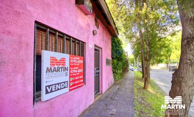 Casa en venta en Martinez A Reciclar 3 ambientes. Lote 10x26.