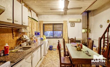 Casa en venta en Martinez A Reciclar 3 ambientes. Lote 10x26.