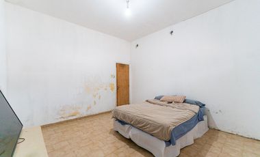 VENTA | PERMUTA - Casa de 2 Dormitorios, con cochera y patio - Granadero Baigorria.