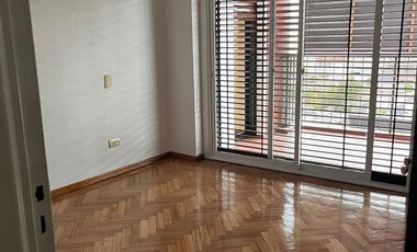 5 amb  cochera Las Lomitas