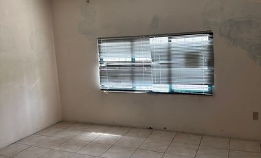 Venta de Casa con Local Comercial en Martín Carrera, CDMX
