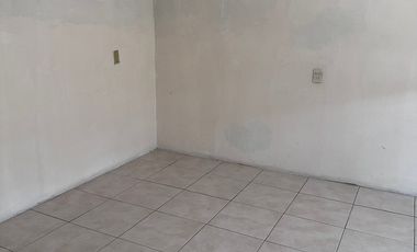 Venta de Casa con Local Comercial en Martín Carrera, CDMX