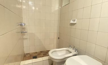 PH en alquiler- La Lucila- 3 amb, excelente ubicación