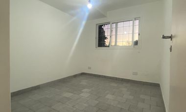 PH en alquiler- La Lucila- 3 amb, excelente ubicación