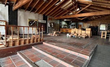 Galpón de 2100 M2 excelente ubicación