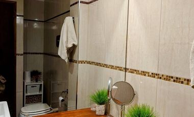 Casa moderna en Barrio San Carlos, 5 ambientes más estudio, terraza y gran parque