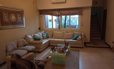 Casa en venta - 4 Dormitorios 2 Baños - Villa Elvira