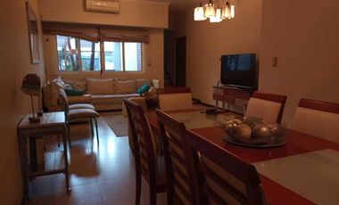 Casa en venta - 4 Dormitorios 2 Baños - Villa Elvira