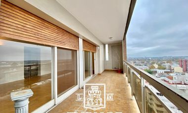 Constitucion y Quirno Costa - Piso alto luminoso con coch y baul - San Fernando