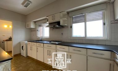 Constitucion y Quirno Costa - Piso alto luminoso con coch y baul - San Fernando