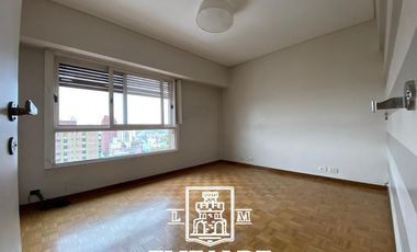 Constitucion y Quirno Costa - Piso alto luminoso con coch y baul - San Fernando