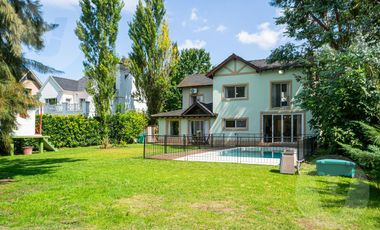 Casa en venta - Barrio Saint Thomas Sur, Canning