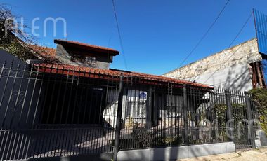 Casa de 5 ambientes en venta en Luis Guillon
