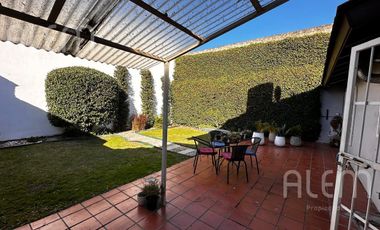 Casa de 5 ambientes en venta en Luis Guillon