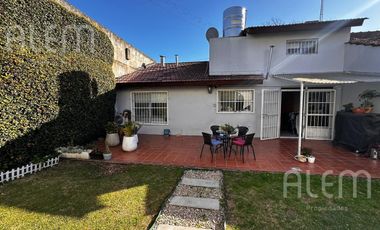 Casa de 5 ambientes en venta en Luis Guillon