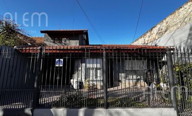 Casa de 5 ambientes en venta en Luis Guillon